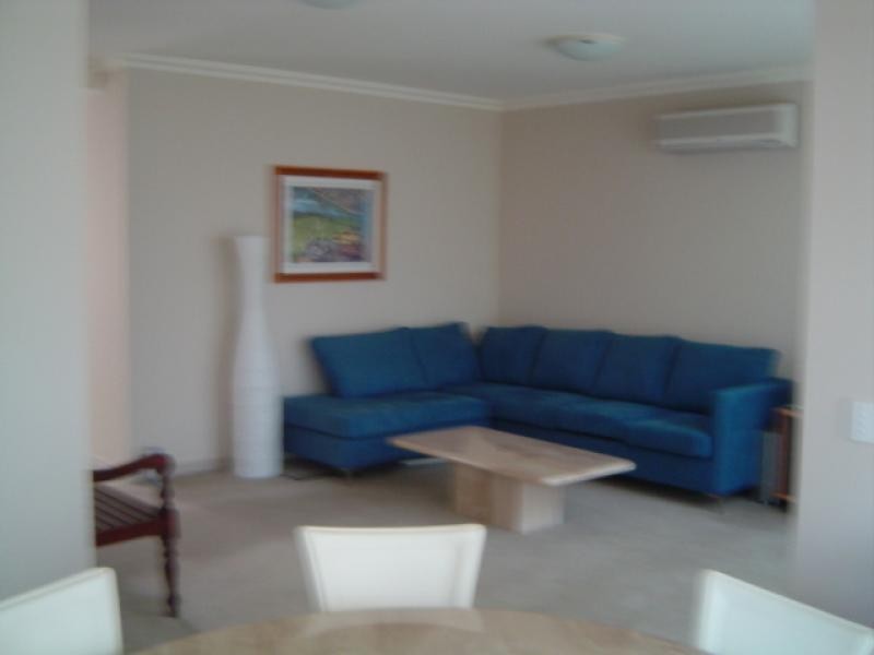 6117/ Badon Village, Benowa QLD 4217