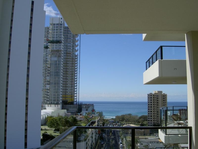1505/2685 Gold Coast Highway, Broadbeach QLD 4218