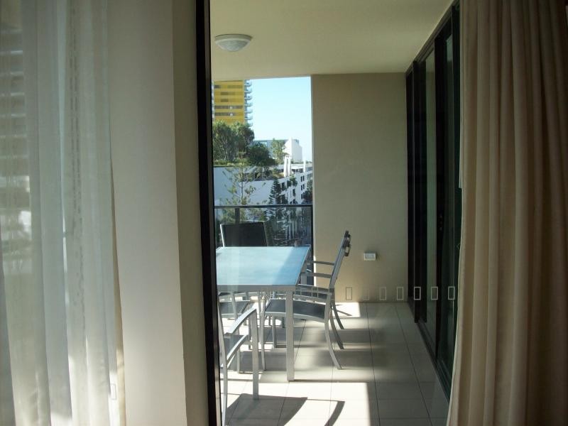 605/2685 Gold Coast Highway, Broadbeach QLD 4218