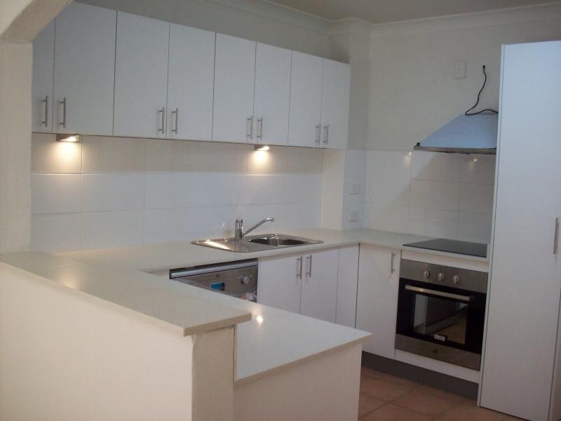 3/9 Christina Court, Mermaid Waters QLD 4218