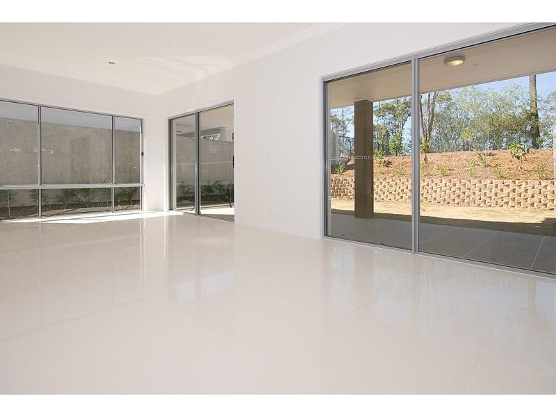 8003A Vista Drive, Benowa QLD 4217