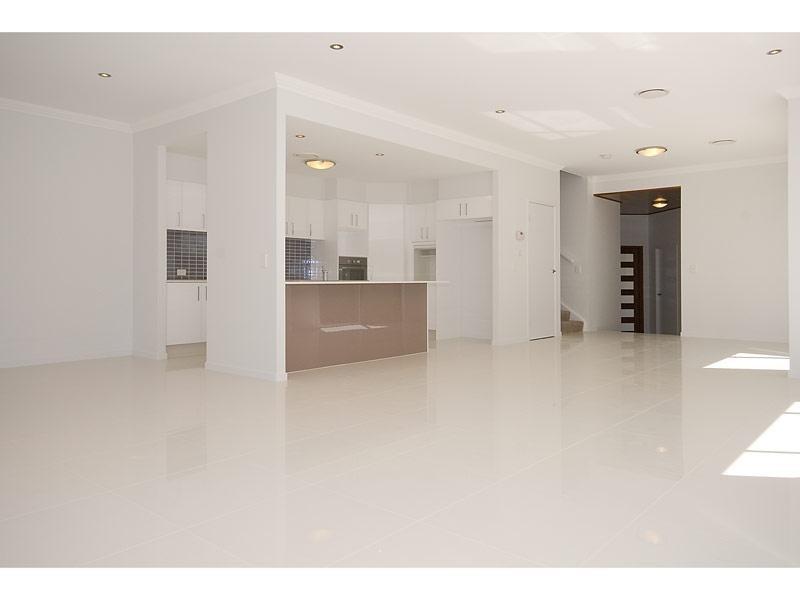 8003A Vista Drive, Benowa QLD 4217