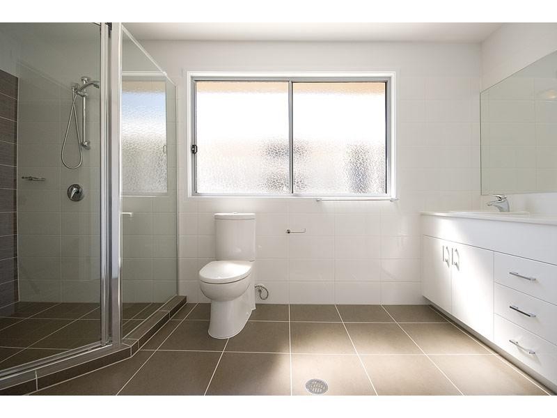 8003A Vista Drive, Benowa QLD 4217