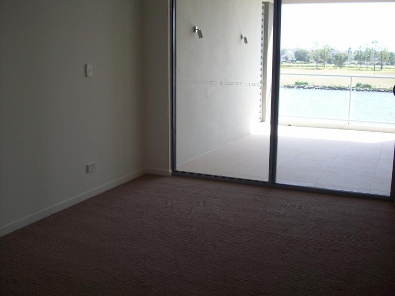 5/5055 Emerald Island Drive, Carrara QLD 4211