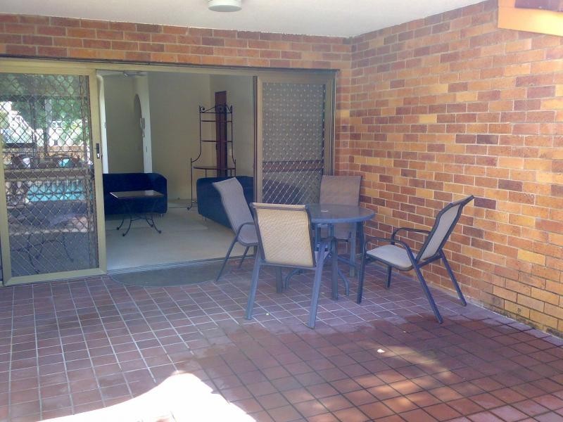 4/7 Federation avenue, Broadbeach QLD 4218