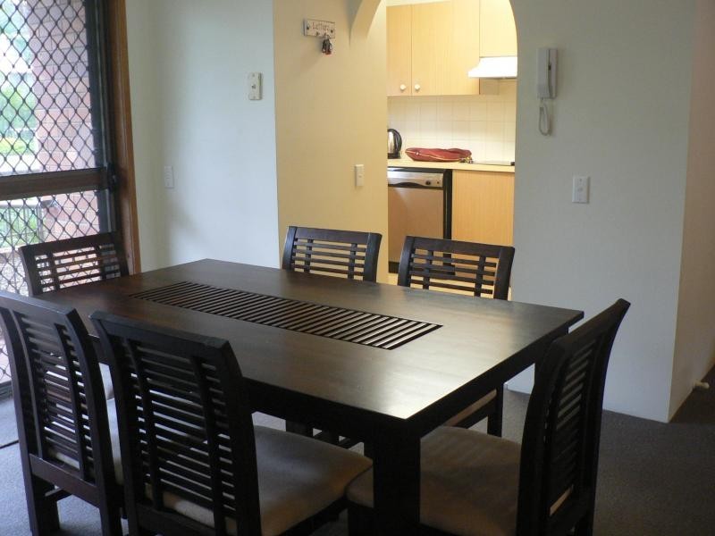 4/7 Federation avenue, Broadbeach QLD 4218