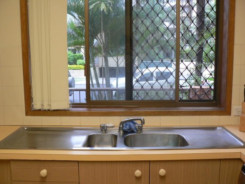 4/7 Federation avenue, Broadbeach QLD 4218