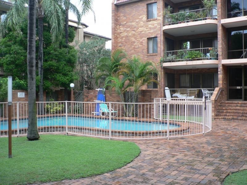 4/7 Federation avenue, Broadbeach QLD 4218