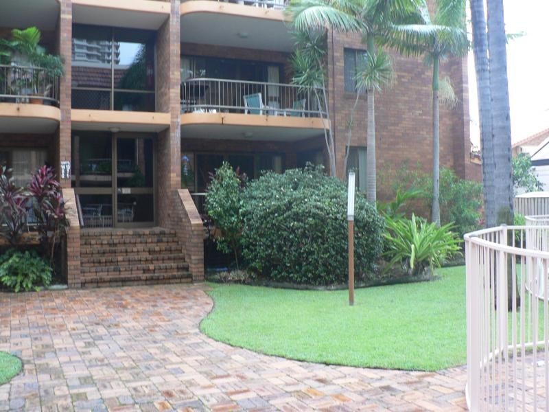 4/7 Federation avenue, Broadbeach QLD 4218