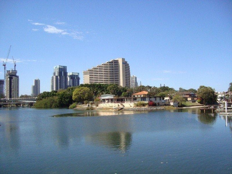 18 Havana Key, Broadbeach Waters QLD 4218