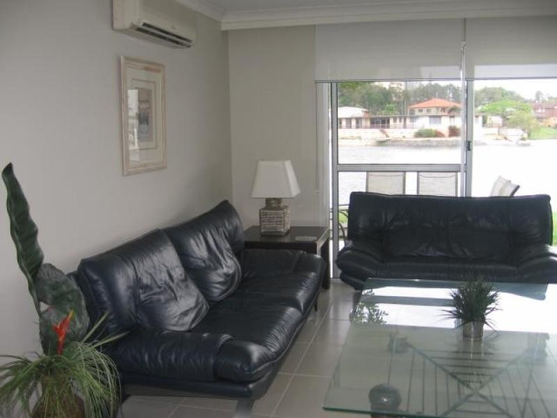 18 Havana Key, Broadbeach Waters QLD 4218