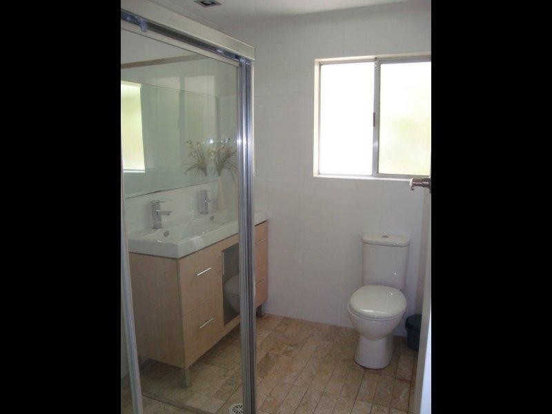 18 Havana Key, Broadbeach Waters QLD 4218