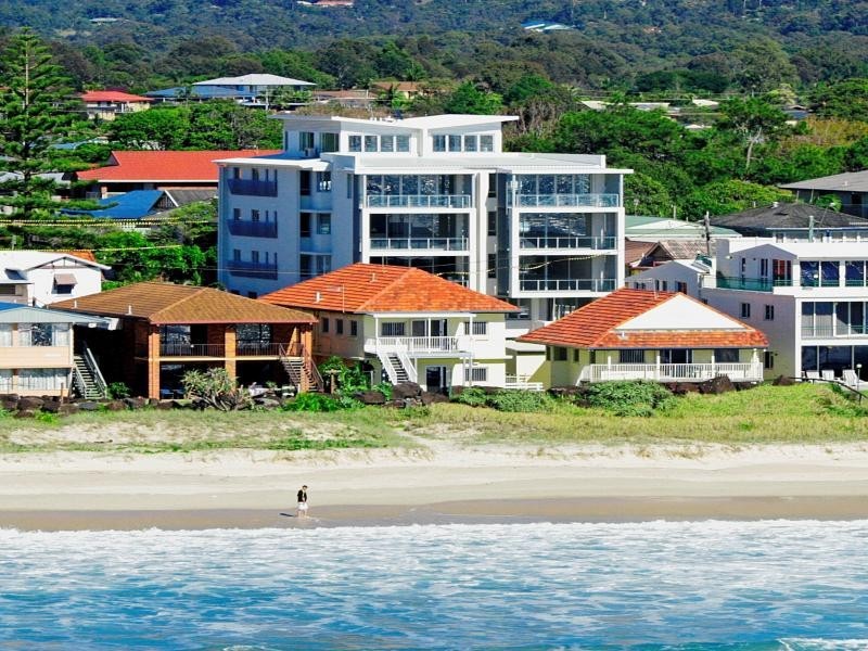 160 Jefferson Lane, Palm Beach QLD 4221