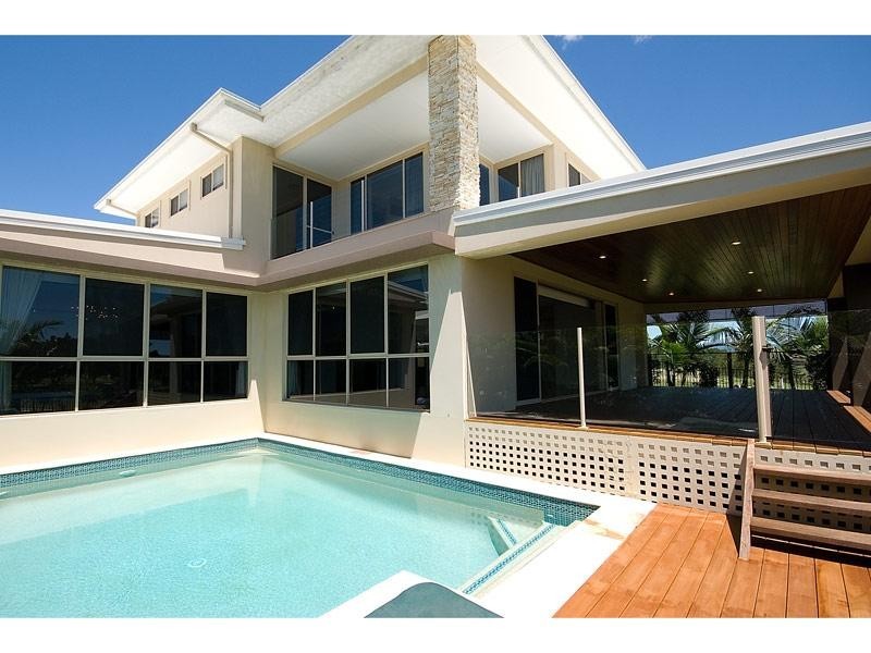 1021 Lakeview Terrace, Benowa QLD 4217