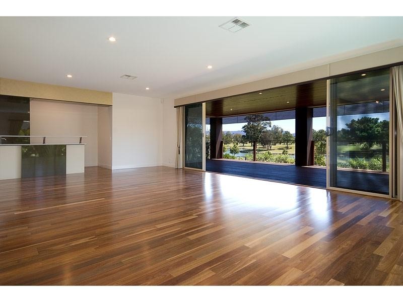 1021 Lakeview Terrace, Benowa QLD 4217