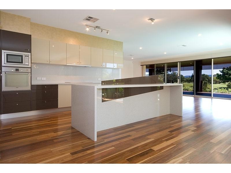 1021 Lakeview Terrace, Benowa QLD 4217