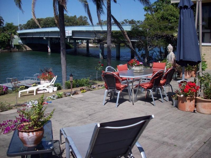 1 La Spezia, Isle Of Capri QLD 4217