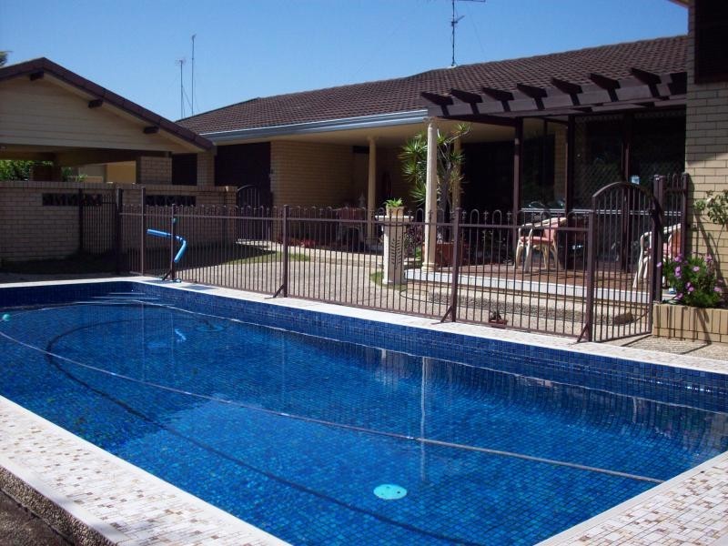 1 La Spezia, Isle Of Capri QLD 4217