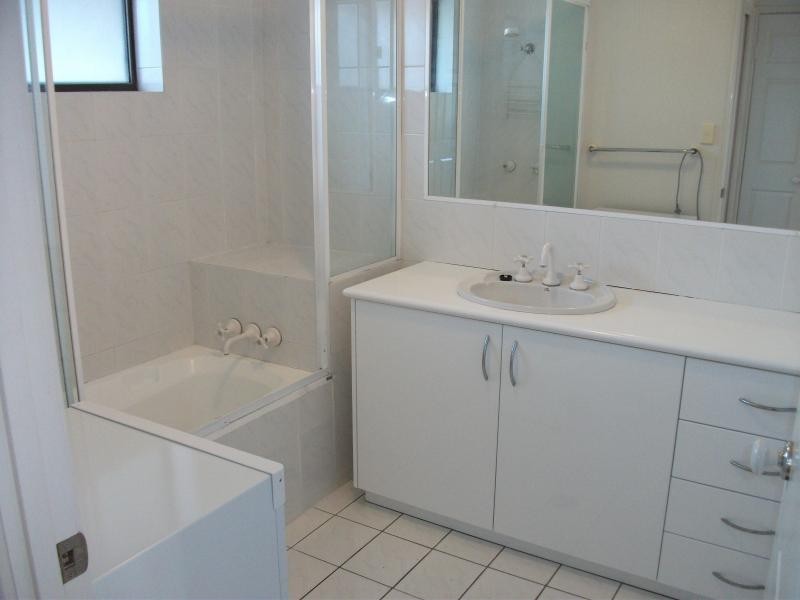 13/5 Old Burleigh Road, Surfers Paradise QLD 4217