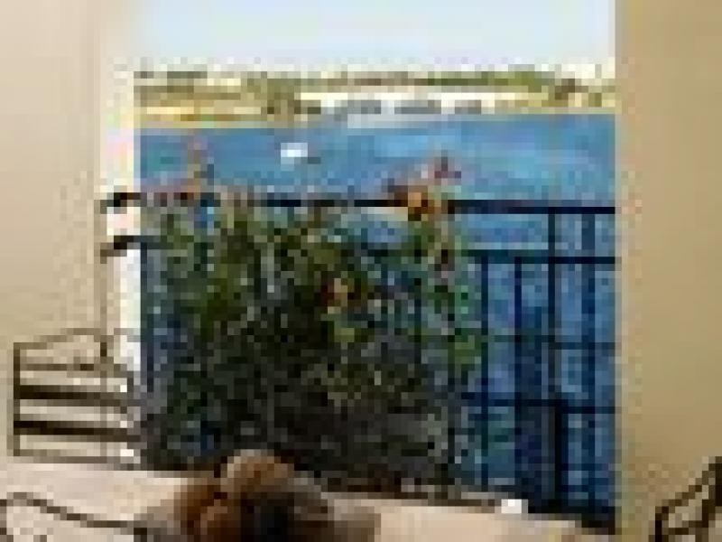 2/1 The Boulevard, Emeral Lakes, Carrara QLD 4211