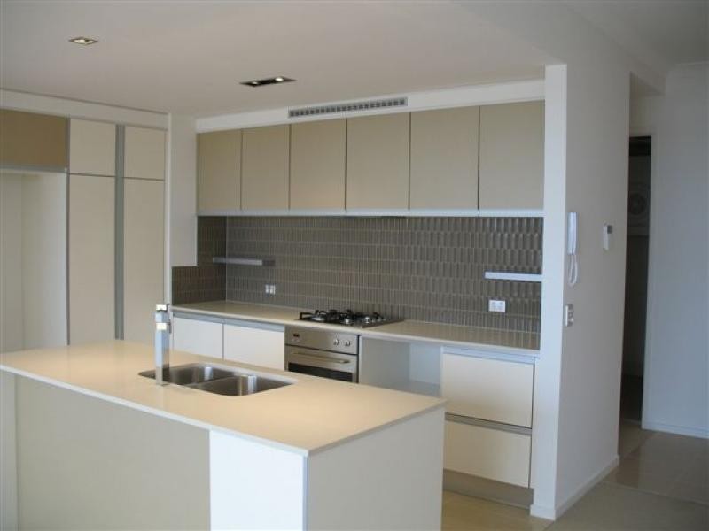 2/1 The Boulevard, Emeral Lakes, Carrara QLD 4211