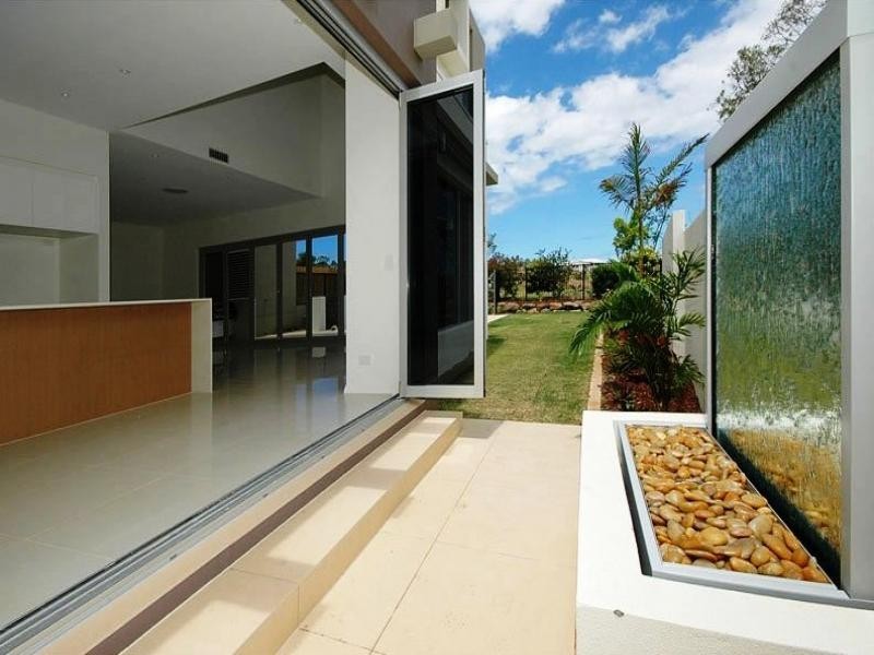 2/5022 Riverwood Grove, Benowa QLD 4217