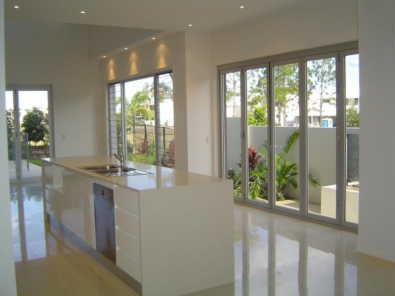 2/5022 Riverwood Grove, Benowa QLD 4217