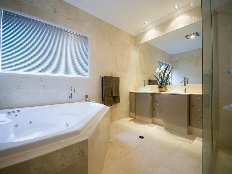 1003 Lakeview Terrace, Benowa QLD 4217