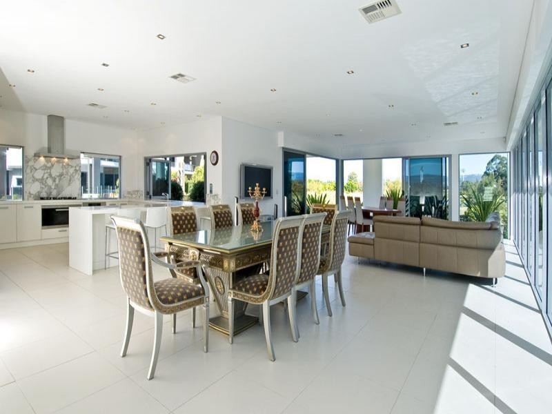 1028 Lakeview Terrace, Benowa QLD 4217