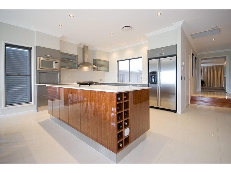 1003 Lakeview Terrace, Benowa QLD 4217