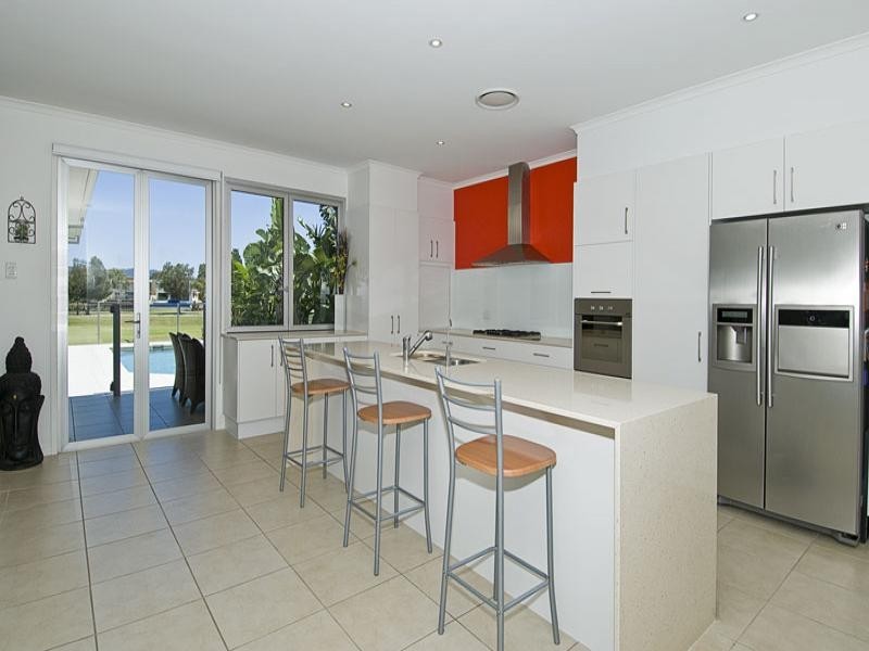 2013 The Boulevarde, Benowa QLD 4217