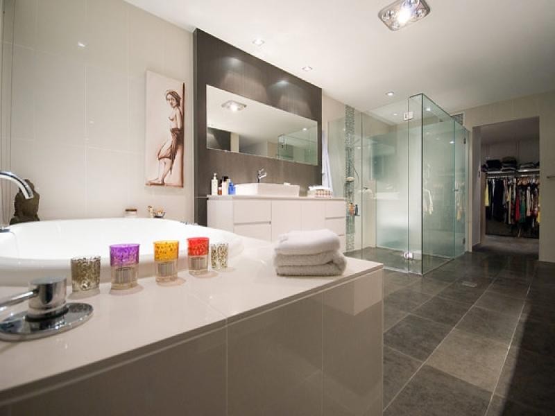 5008 Riverwood Grove, Benowa QLD 4217