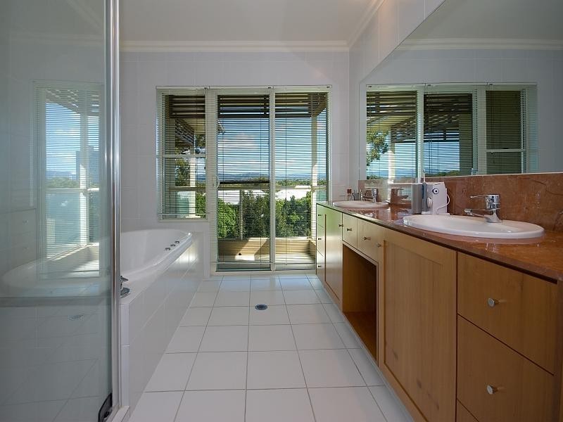 6101 Badon Village, Benowa QLD 4217