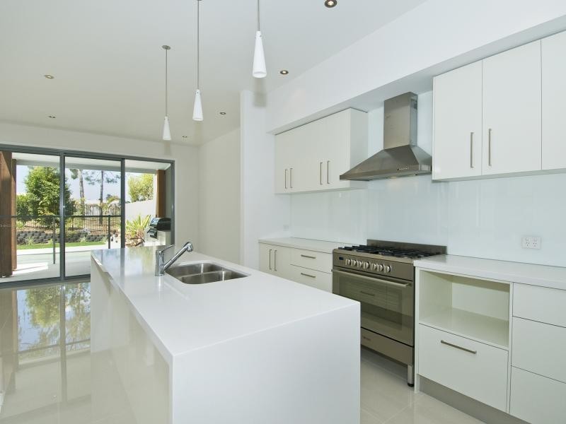 5023A Riverwood Grove, Benowa QLD 4217