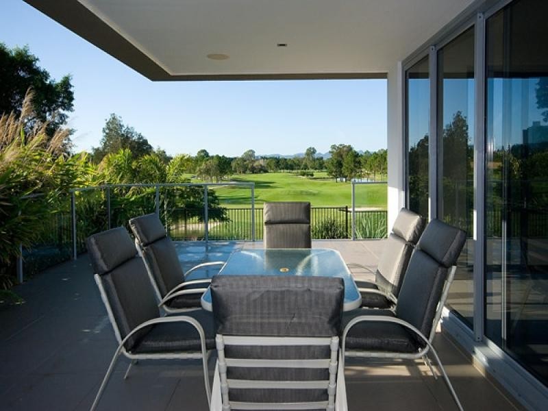 2004 The Boulevard, Benowa QLD 4217