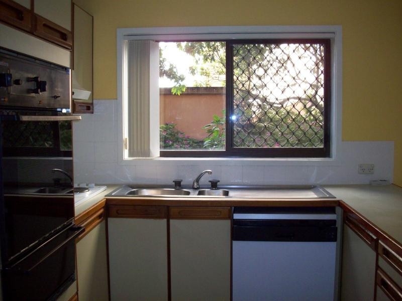 2/11 Second Ave, Broadbeach QLD 4218