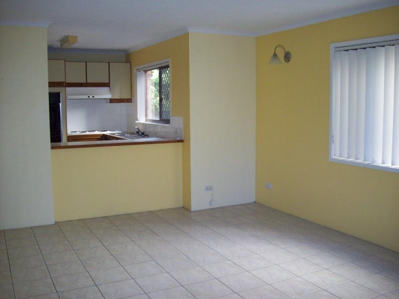 2/11 Second Ave, Broadbeach QLD 4218