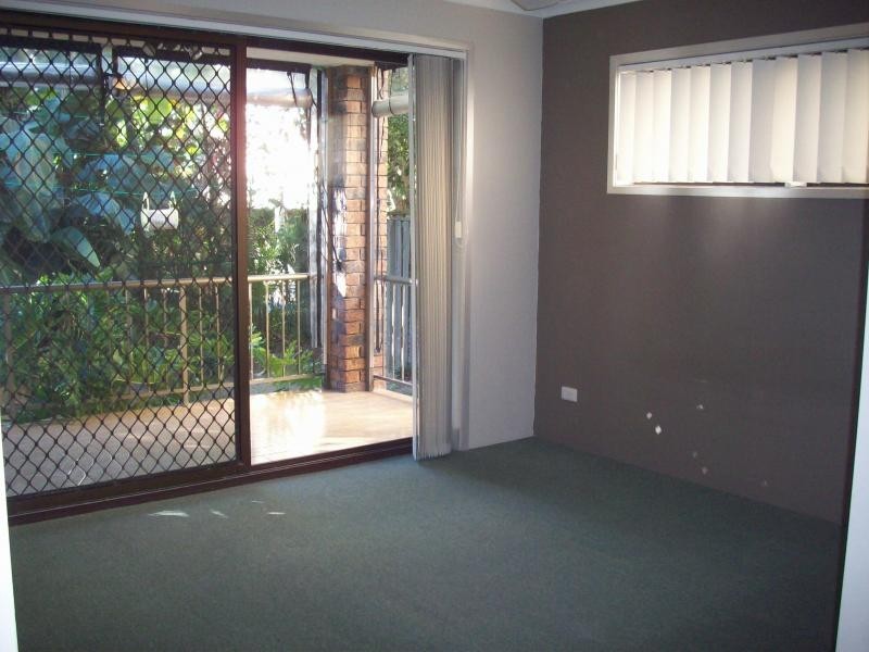 2/11 Second Ave, Broadbeach QLD 4218