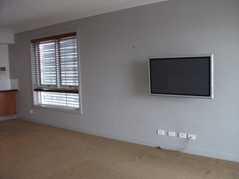 21/20 Queensland Avenue, Broadbeach QLD 4218