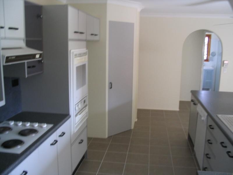 227 Sunshine Blvd, Mermaid Waters QLD 4218