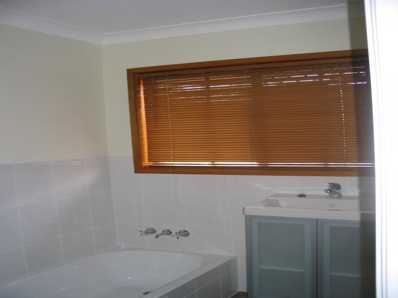 227 Sunshine Blvd, Mermaid Waters QLD 4218