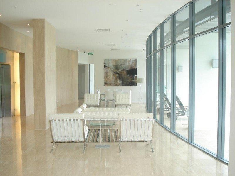 1/173 Old Burleigh Road, Broadbeach QLD 4218