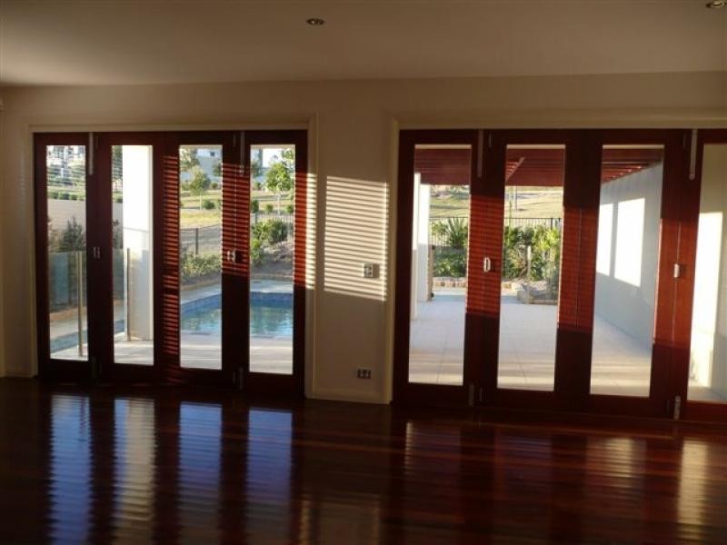 1/6001 The Boulevarde, Benowa QLD 4217