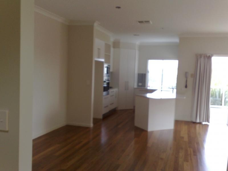 6018B Vista Drive, Benowa QLD 4217