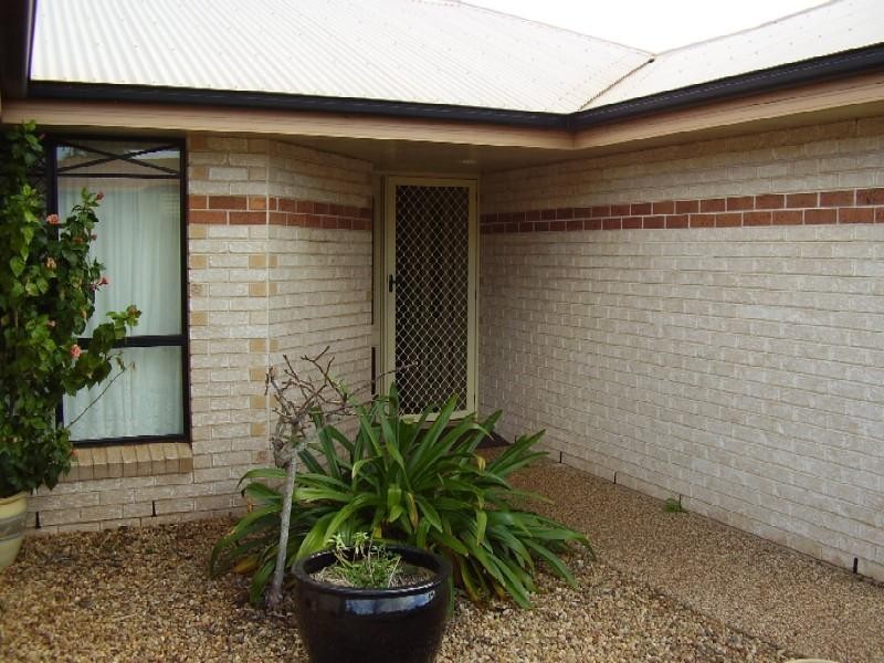 33 Fry Street, Middle Ridge QLD 4350