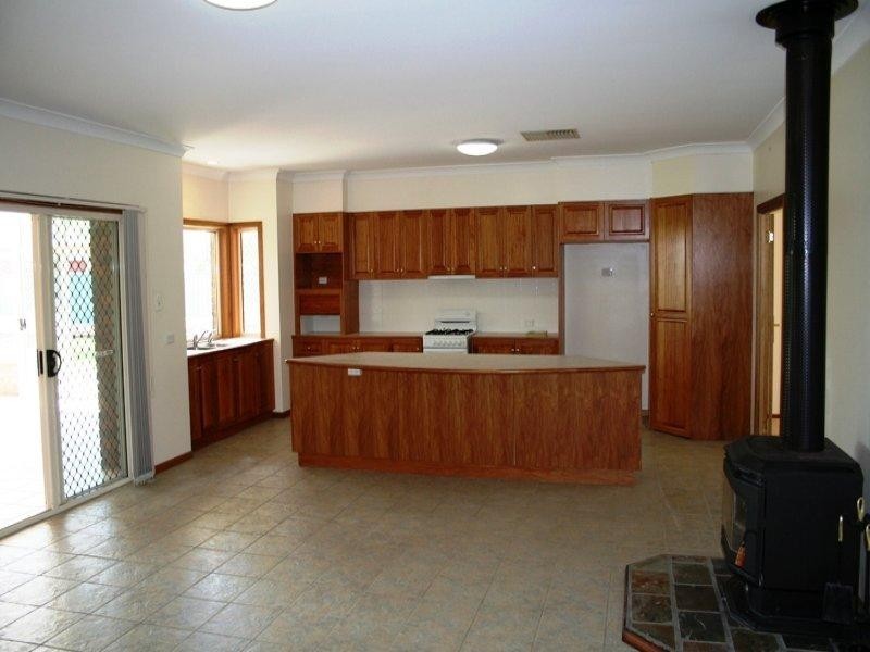 12 Voll Avenue, Oakey QLD 4401