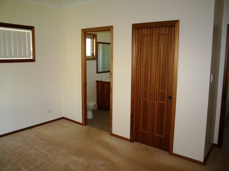 12 Voll Avenue, Oakey QLD 4401