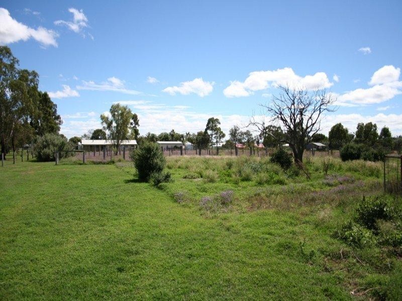 12 Voll Avenue, Oakey QLD 4401