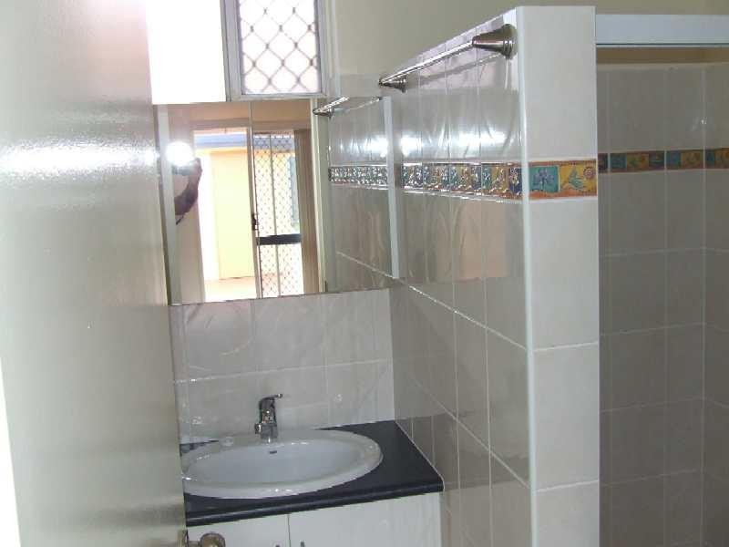 2/25 Hampton, Newtown QLD 4350