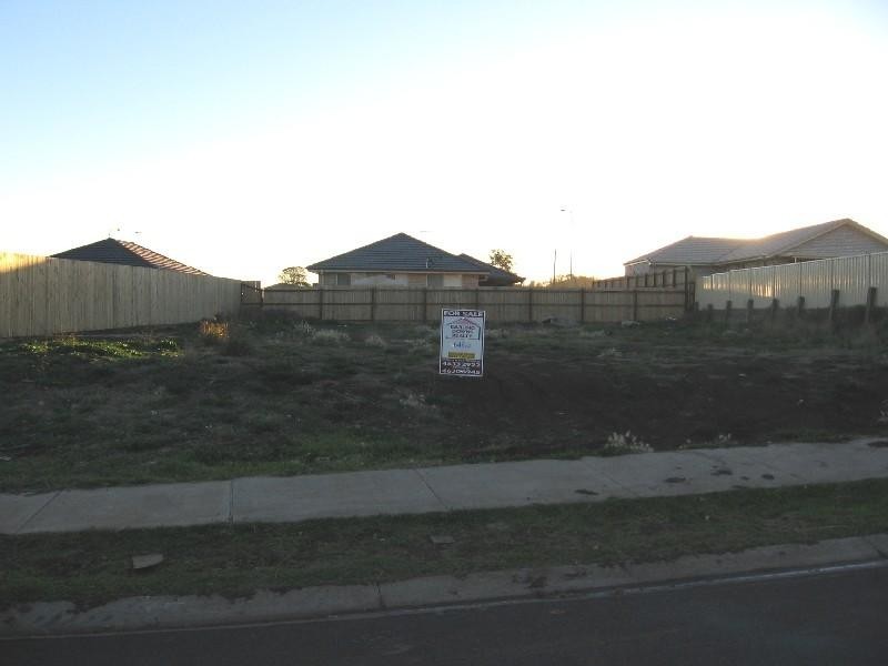 9 Moorina Drive, Harristown QLD 4350